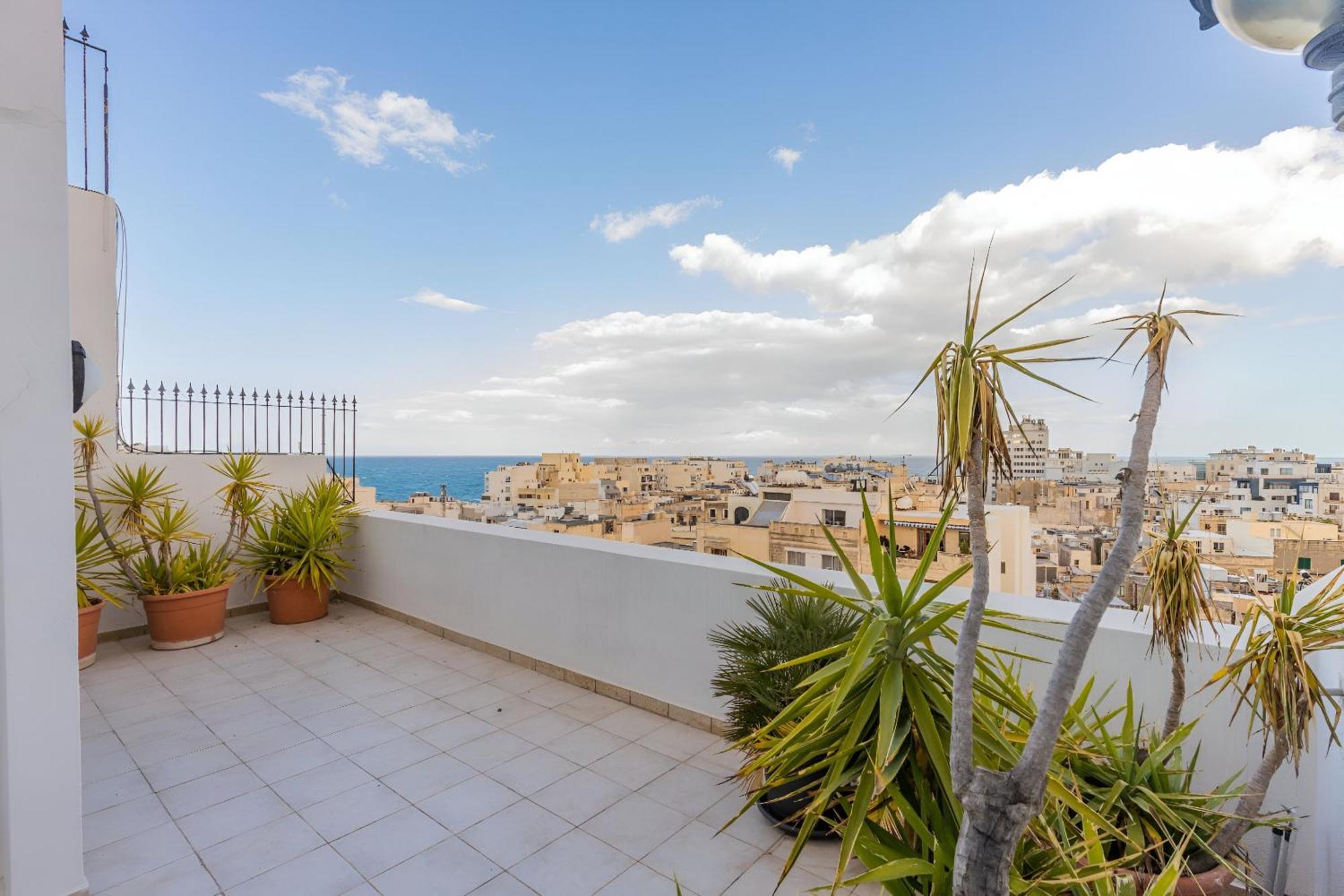 Stunning - Seaview Penthouse 3-Bed + Parking Apartment Sliema Luaran gambar