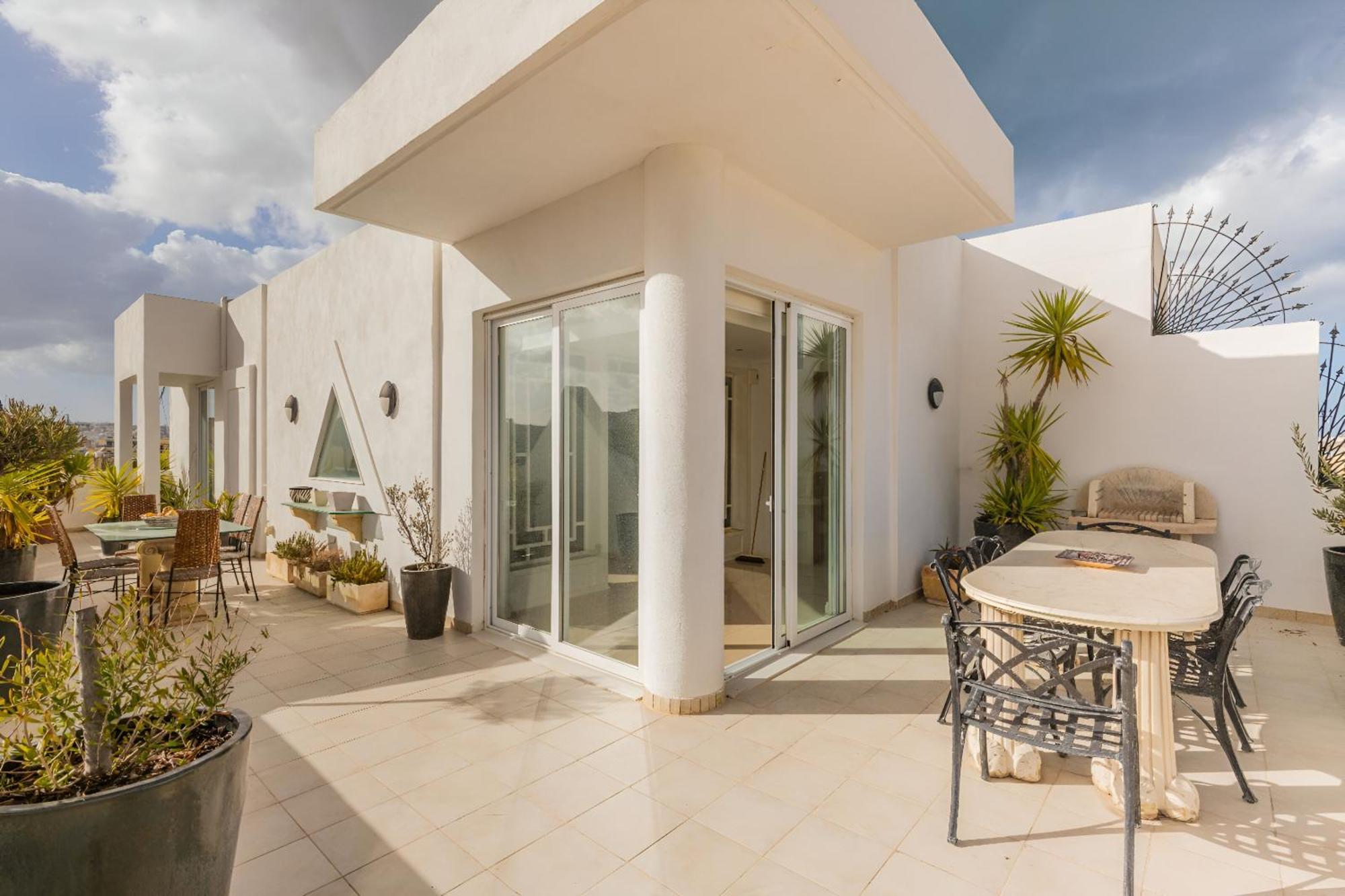 Stunning - Seaview Penthouse 3-Bed + Parking Apartment Sliema Luaran gambar