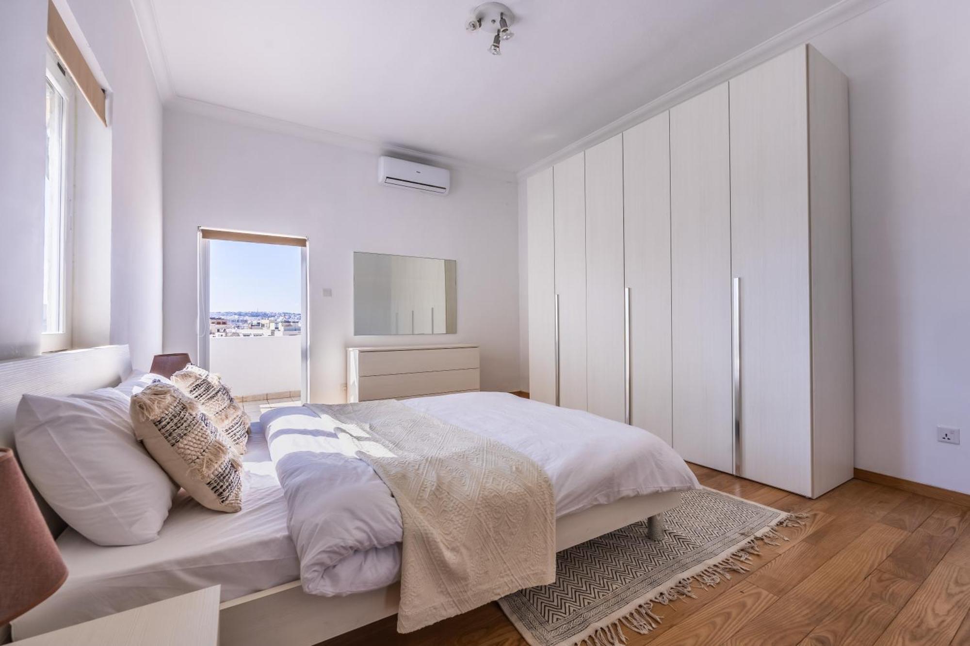 Stunning - Seaview Penthouse 3-Bed + Parking Apartment Sliema Luaran gambar