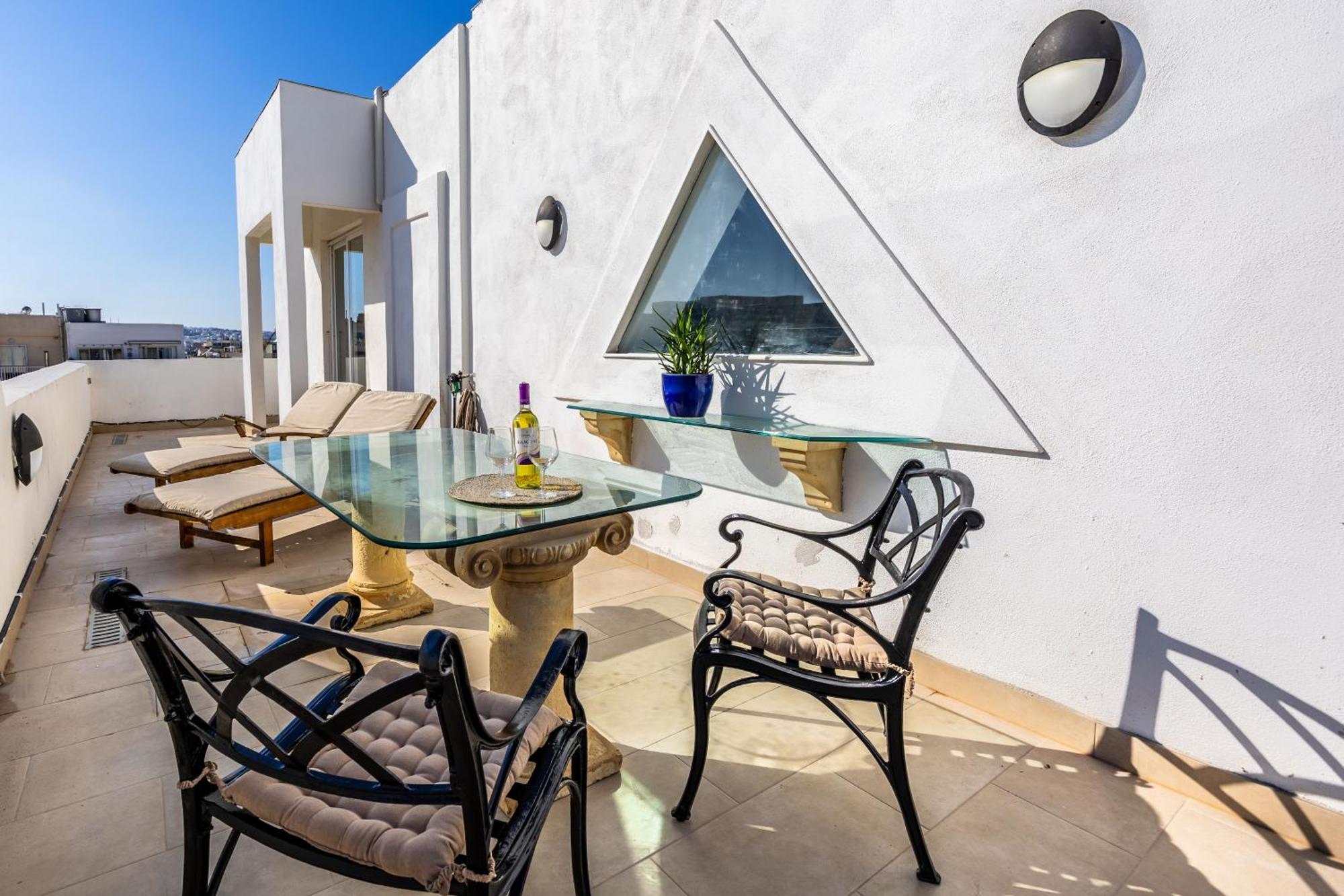 Stunning - Seaview Penthouse 3-Bed + Parking Apartment Sliema Luaran gambar